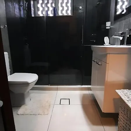 Stan Na Dan Apartman D Lux Jacuzzi Kragujevac Exterior photo
