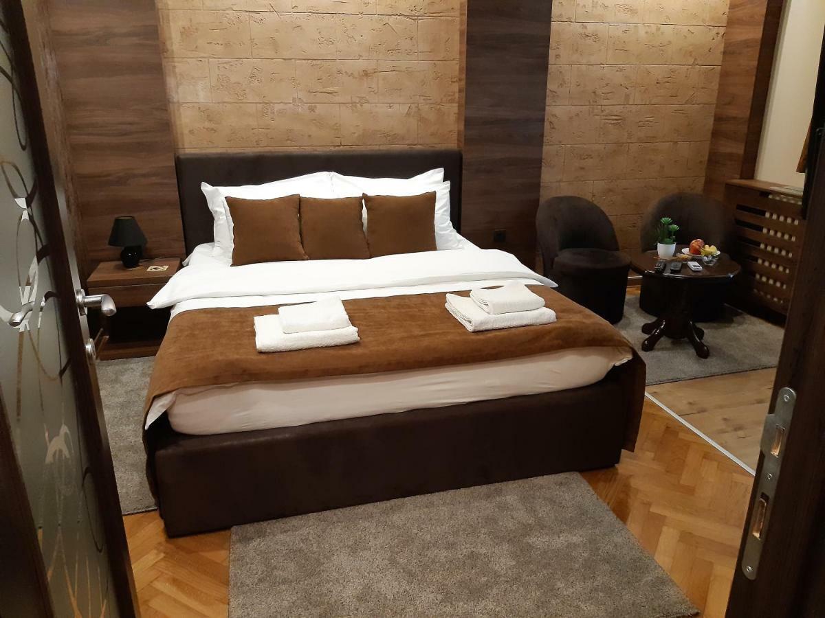 Stan Na Dan D Lux Jacuzzi Lägenhet Kragujevac